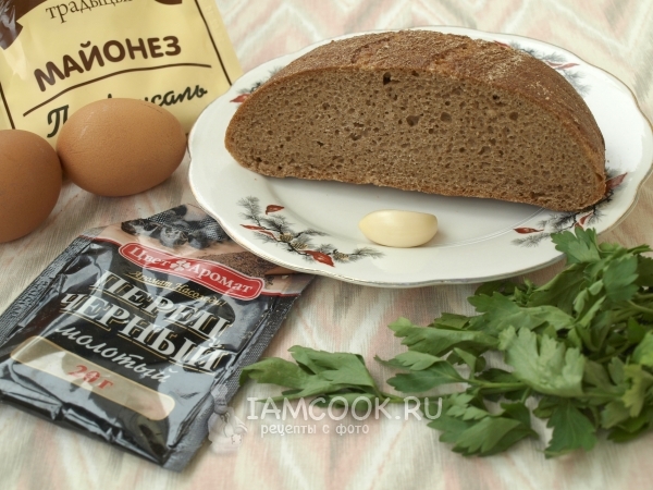 Ингредиенты для гренок из чёрного хлеба