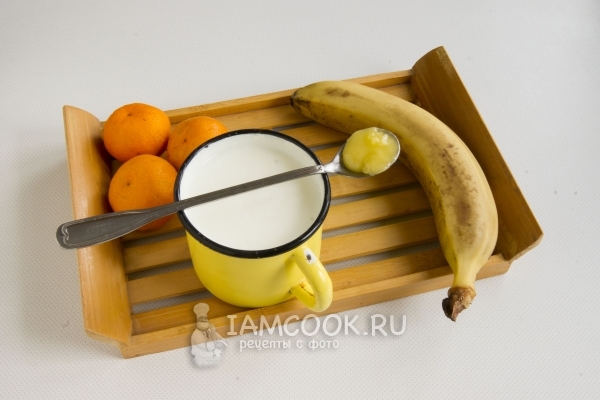 Ингредиенты для мандаринового смузи с бананом
