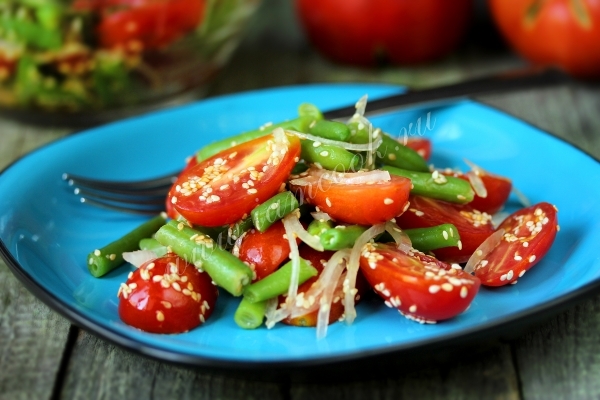 Рецепт салата из зеленой фасоли с помидорами
