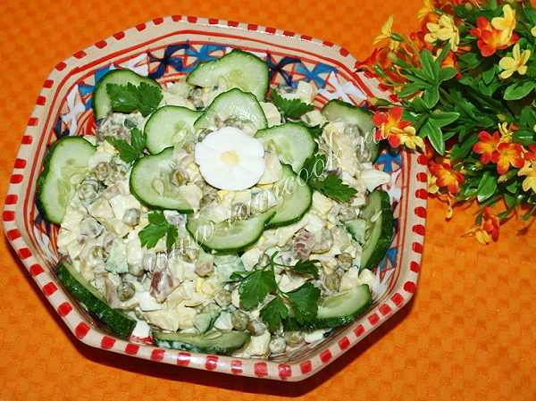 Рецепт салата с копченой скумбрией