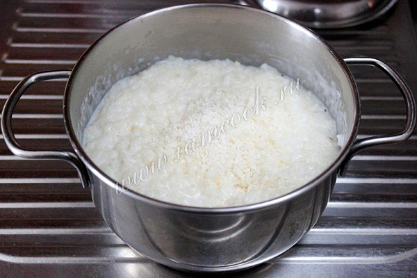 Рис и кокосовая стружка
