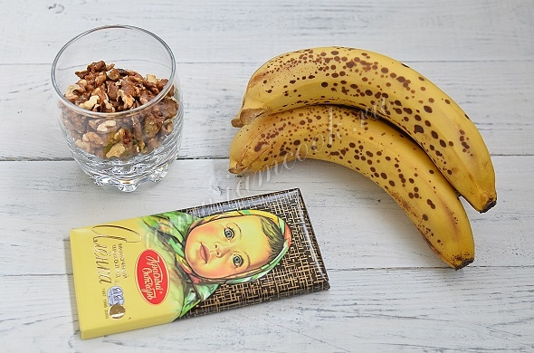 Ингредиенты для десерта - бананы в шоколаде