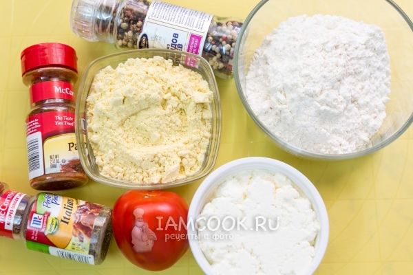 Ингредиенты для кукурузной галеты с творогом и помидорами