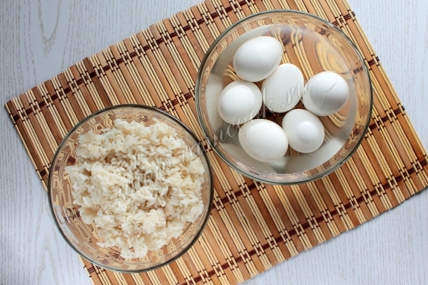 Яйца отварные и рис