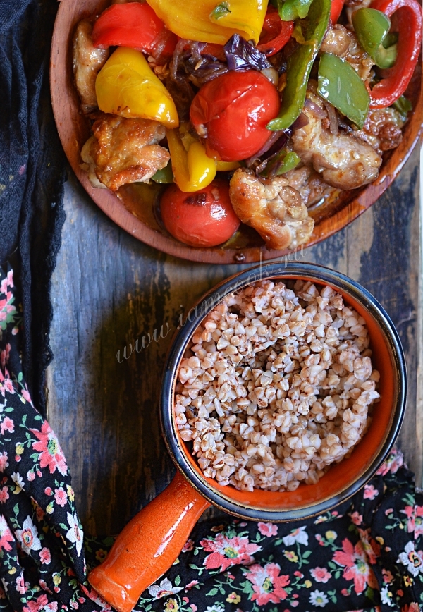 Рецепт куриных окорочков жареных с овощами