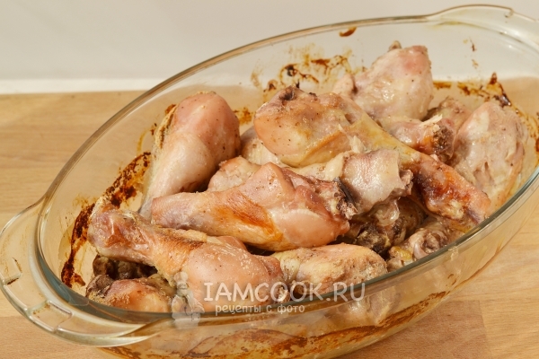 Готовая курица в кефире в духовке
