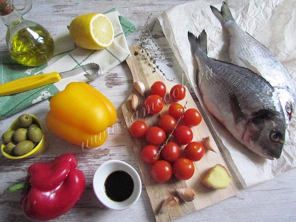 Ингредиенты для запекания дорадо с оливками и овощами