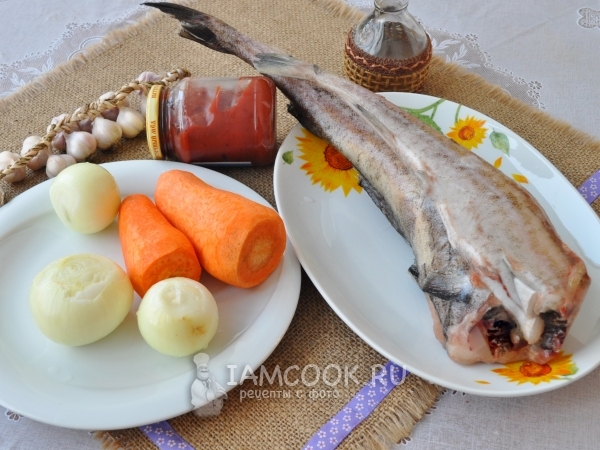 Ингредиенты для минтая в духовке с морковью и луком