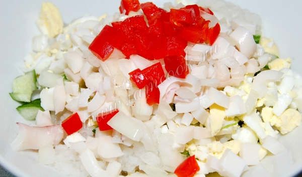 Фото салата из кальмаров и риса