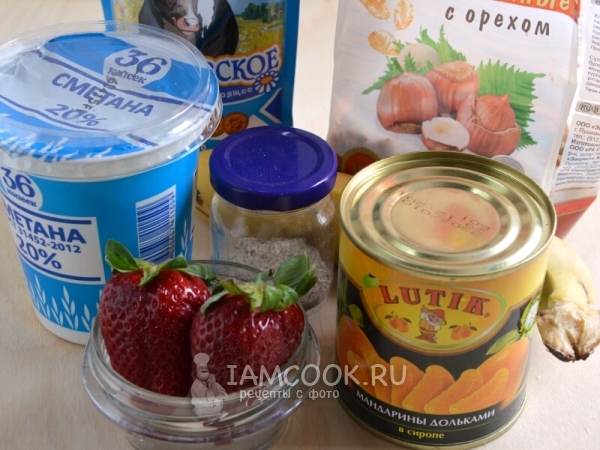 Ингредиенты для фруктового салата с мюсли и сметанным соусом