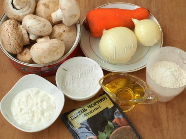 Ингредиенты для грибной подливы из шампиньонов