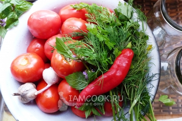 Ингредиенты для консервированных помидоров в собственном соку