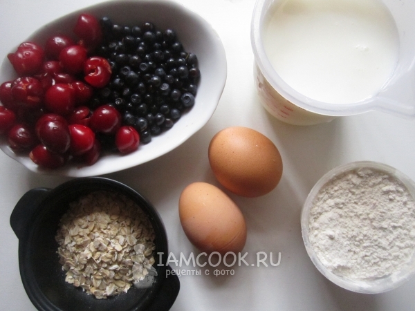 Ингредиенты для клафути с черникой, черешней и овсянкой
