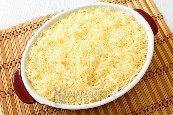 Посыпать тертым сыром