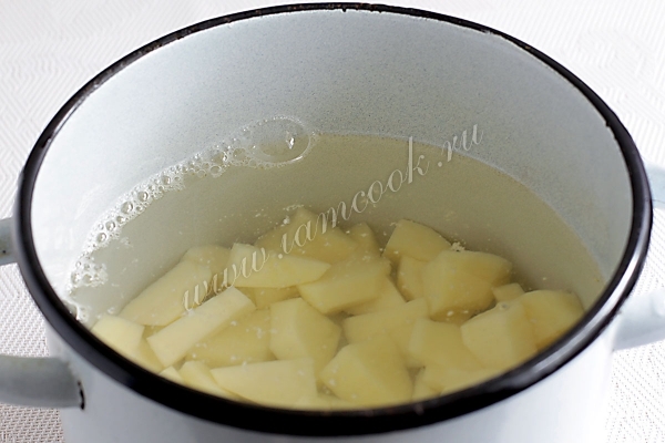 Картофель в воде
