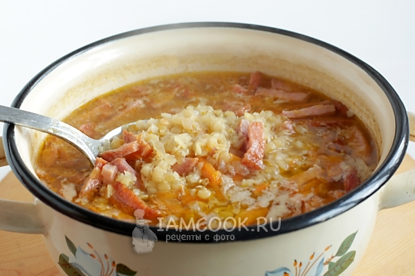 Готовый чечевичный суп с копченостями