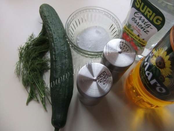 Ингредиенты для салата из тертых огурцов