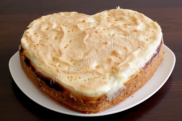 Готовый творожный пирог с белковым суфле