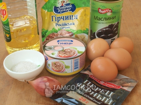 Ингредиенты из тунца с яйцом