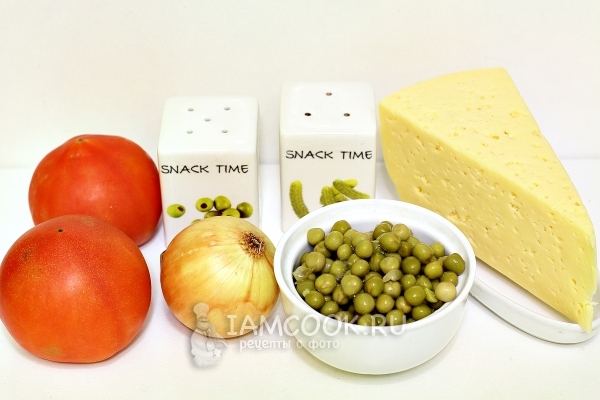 Ингредиенты для салата с помидорами и сыром