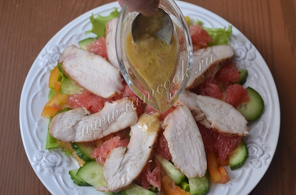 Готовим салат из грейпфрута и курицы