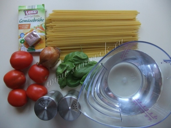 Ингредиенты для тушения макарон с овощами