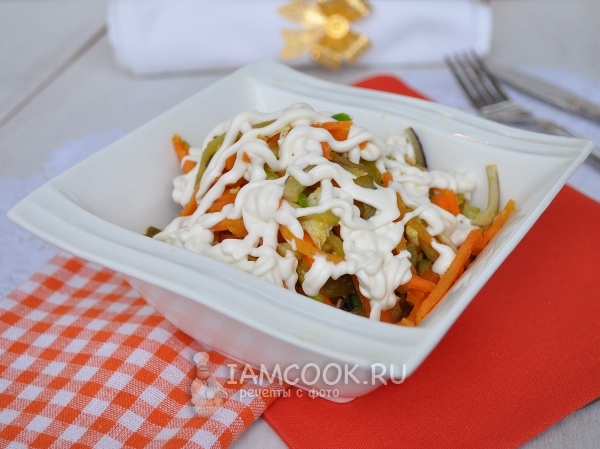 Фото салата «Лисичка» с корейской морковкой