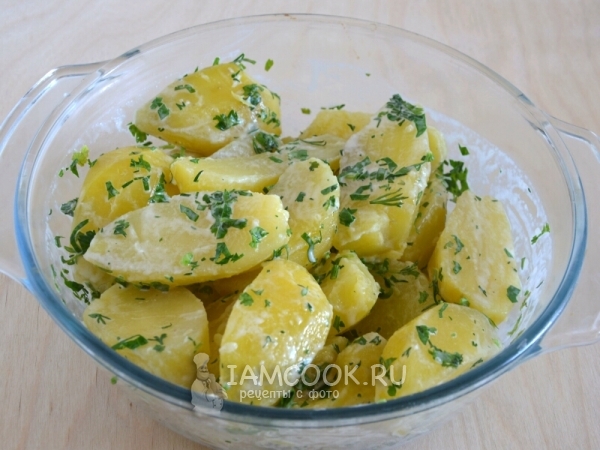 Рецепт картофеля в сметанном соусе с кресс-салатом