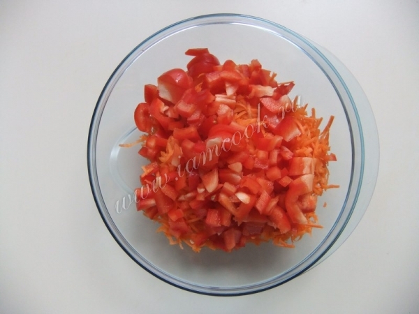 Морковь с помидорами