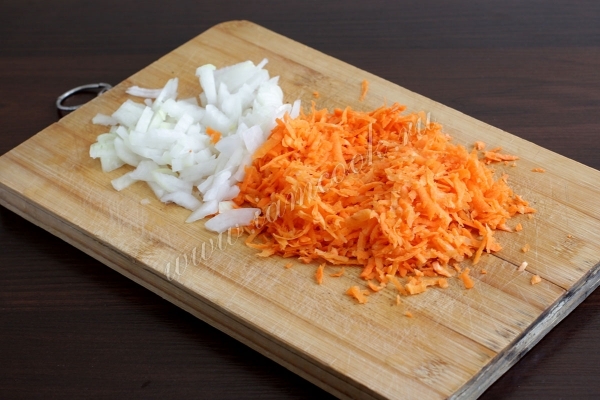 Репчатый лук и морковь