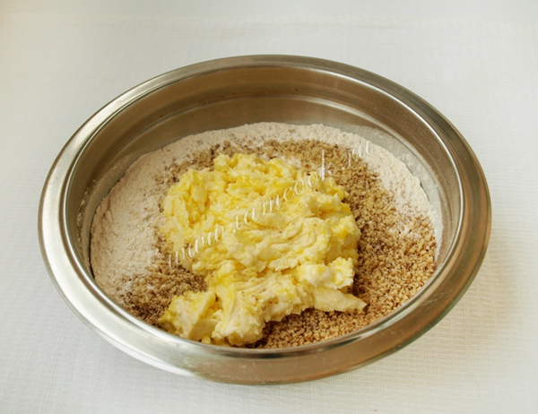Готовим песочно-ореховое тесто