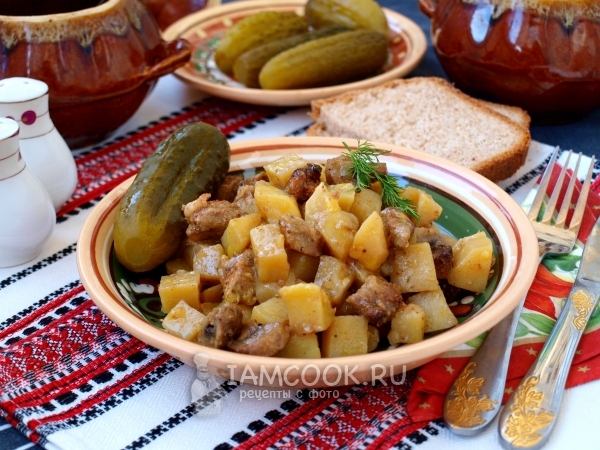 Рецепт жаркого из свинины в горшочках
