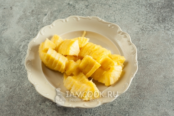 Нарезанный ананас