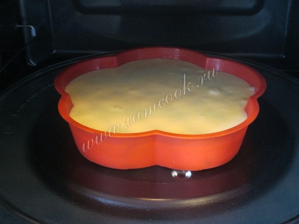 Запекание пирога в микроволновке