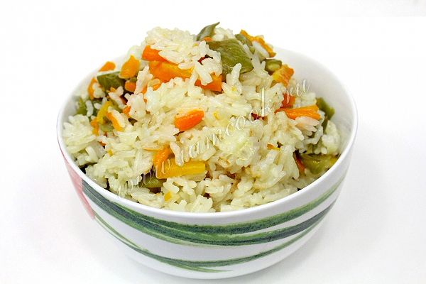 Гарнир из риса и овощей в мультиварке