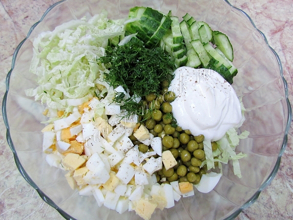 Ингредиенты для салата в блюде