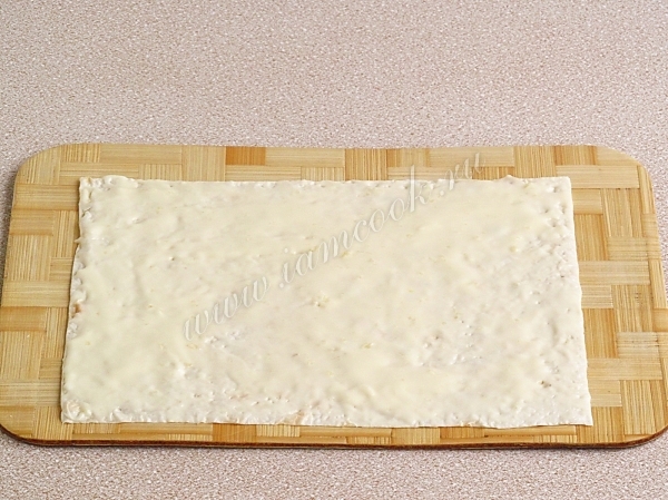Лаваш смазать сыром