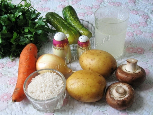 Ингредиенты для рассольника с грибами