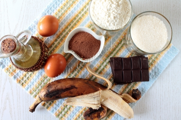 Ингредиенты для бананового кекса с шоколадом