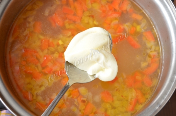 Овощной бульон для рыбного сырного супа