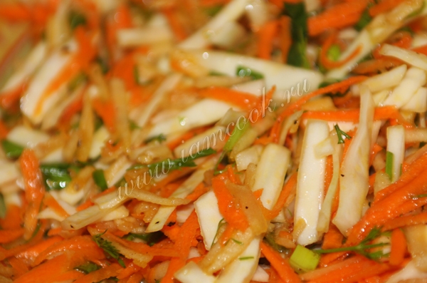 Салат из капусты с морковью, фото