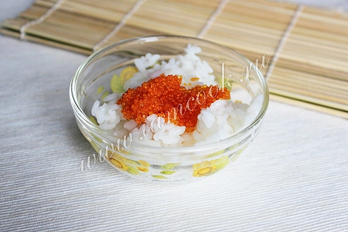 Рис для суши и икра тобико