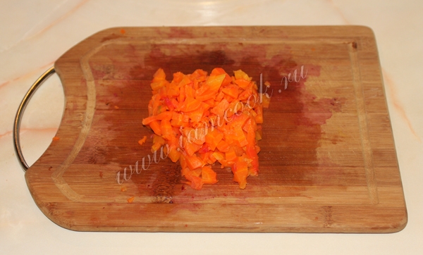мелко нарезанная морковь