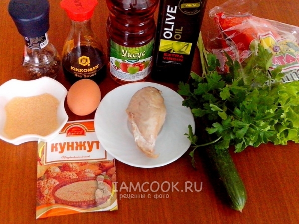 Ингредиенты для салата с курицей и свежим огурцом