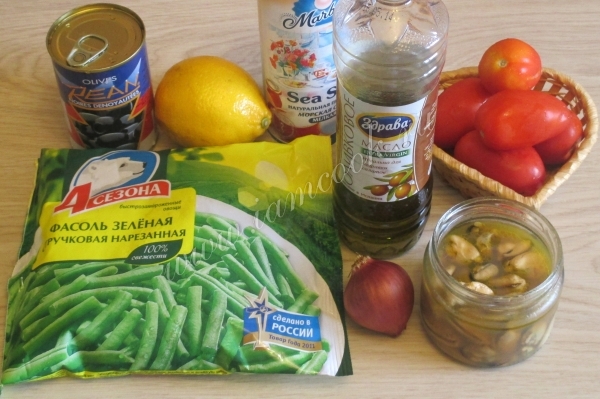 Ингредиенты для салата из мидий и помидоров