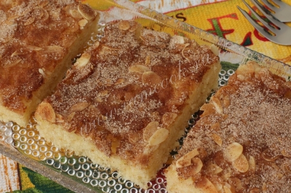 Рецепт яблочного пирога с миндалем и корицей