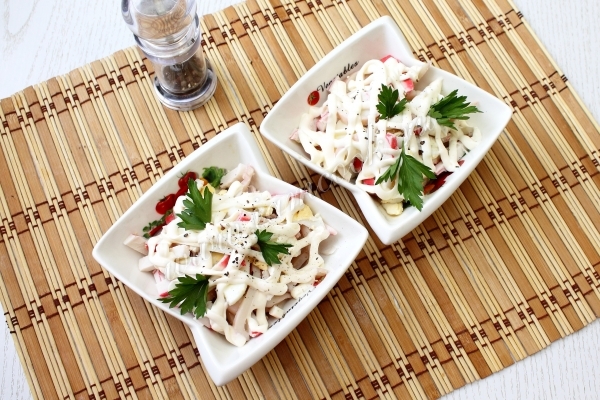 Рецепт салатов из кальмаров с крабовыми палочками