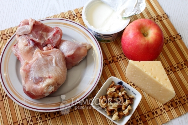 Ингредиенты для салата с мясом и яблоком