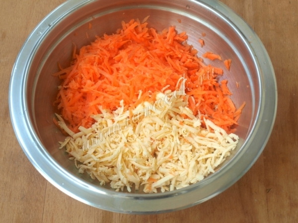 Тертая морковь с сыром