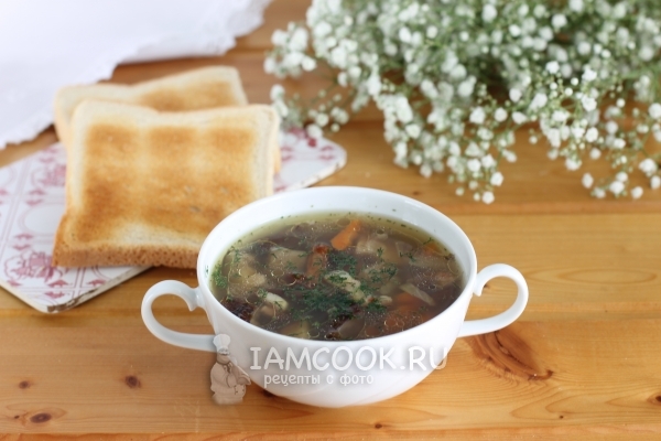 Фото польского супа с зеленым горошком